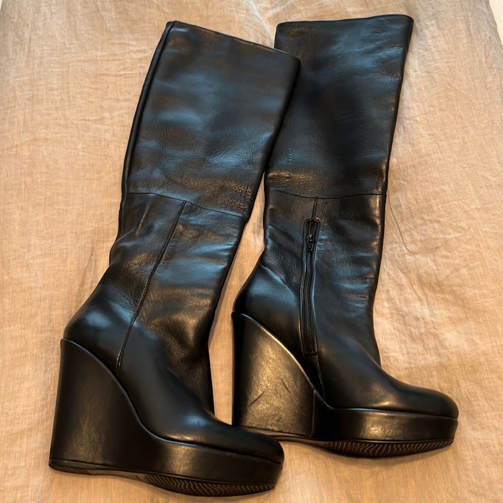Stuart Weitzman Molten Knee-High Wedge Boots size 8
